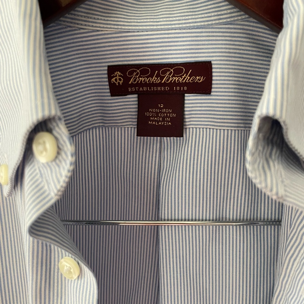 Brooks Brothers blue-white stripped classic boys dress shirt.